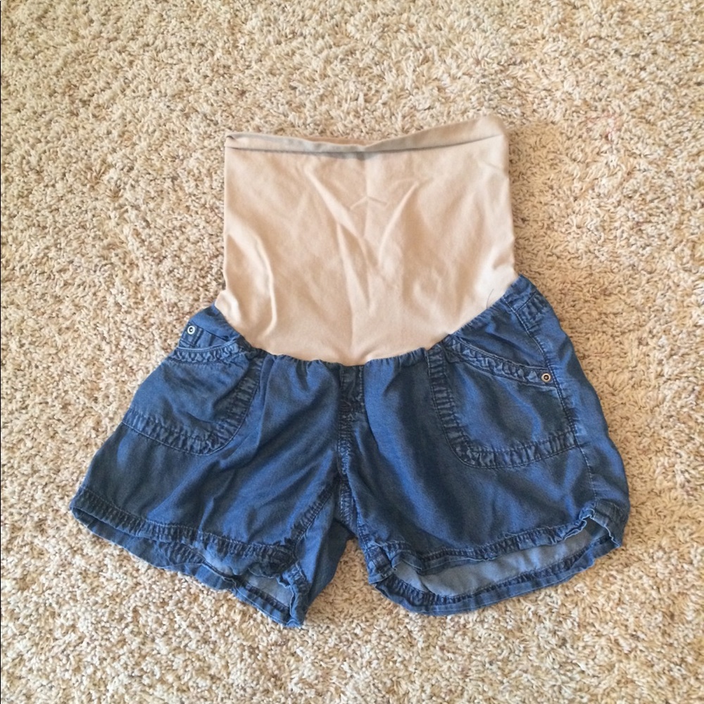 Maternity shorts